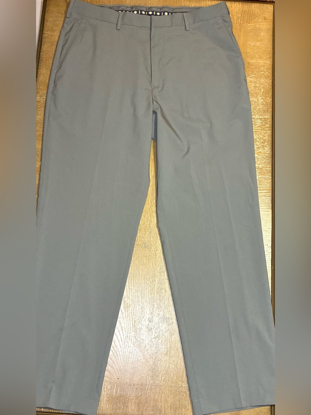Men's Tailored Dress Pants in Light Gray